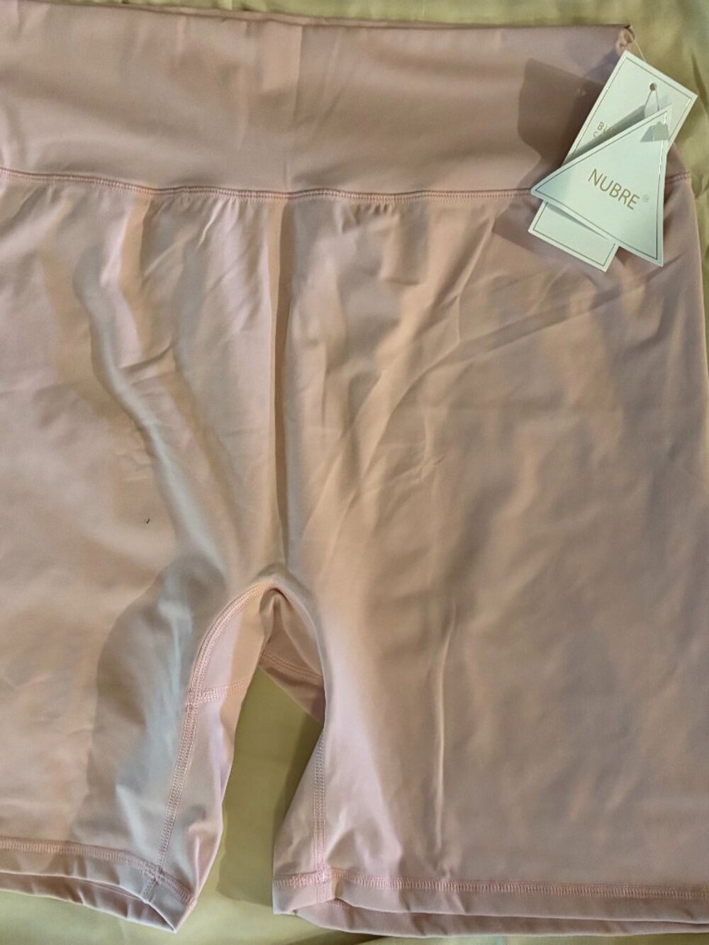 NWT Buffbunny Legacy Short - Elle Woods